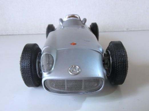 特価 CMC (1/18) メルセデスベンツ W196