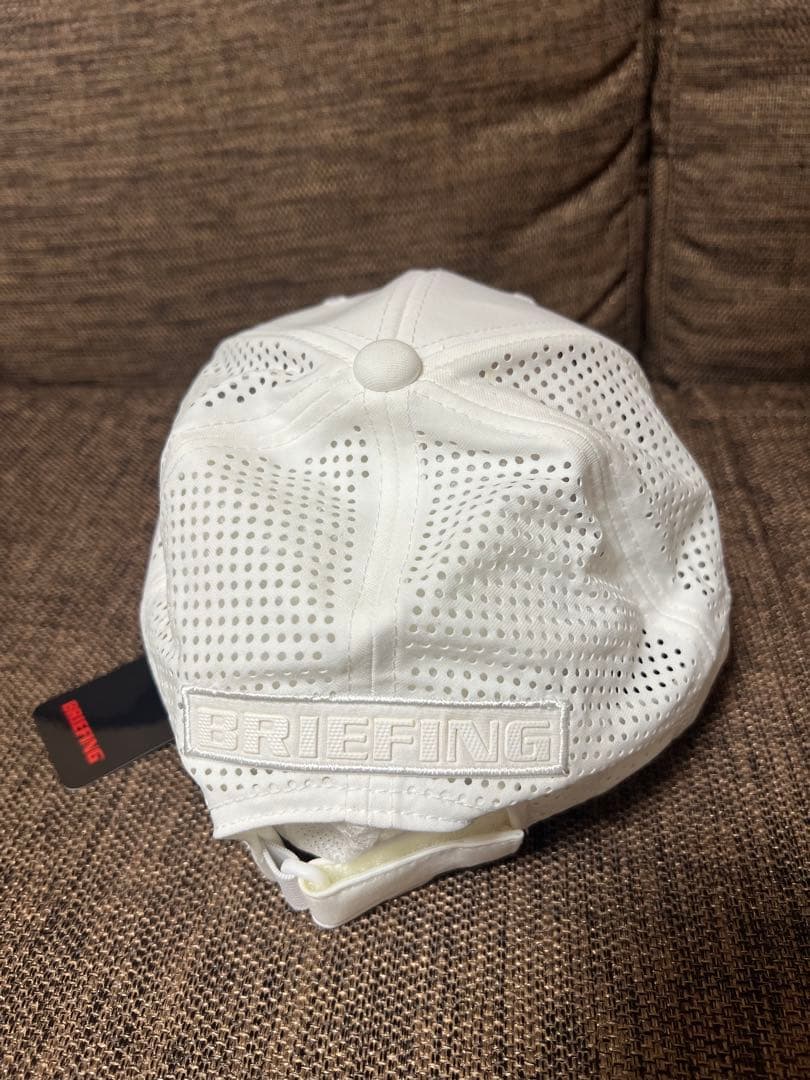 さっしー　BRIEFING ホワイト メッシュキャップ