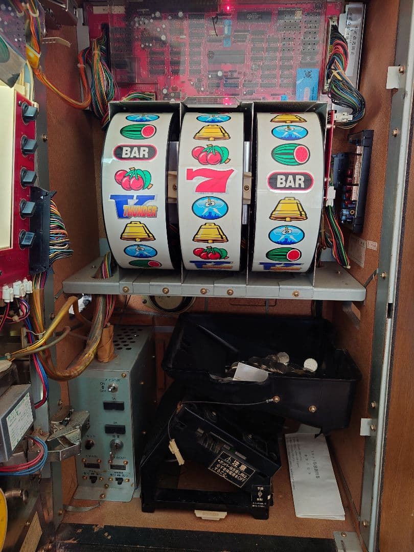 はり寝ずみ サンダーＶ 4号機　ジャンク品