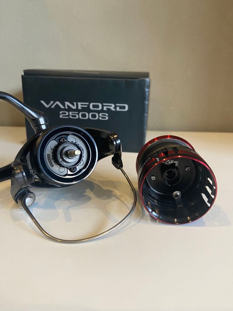SHIMANO ヴァンフォード VANFORD 2500S スピニングリール