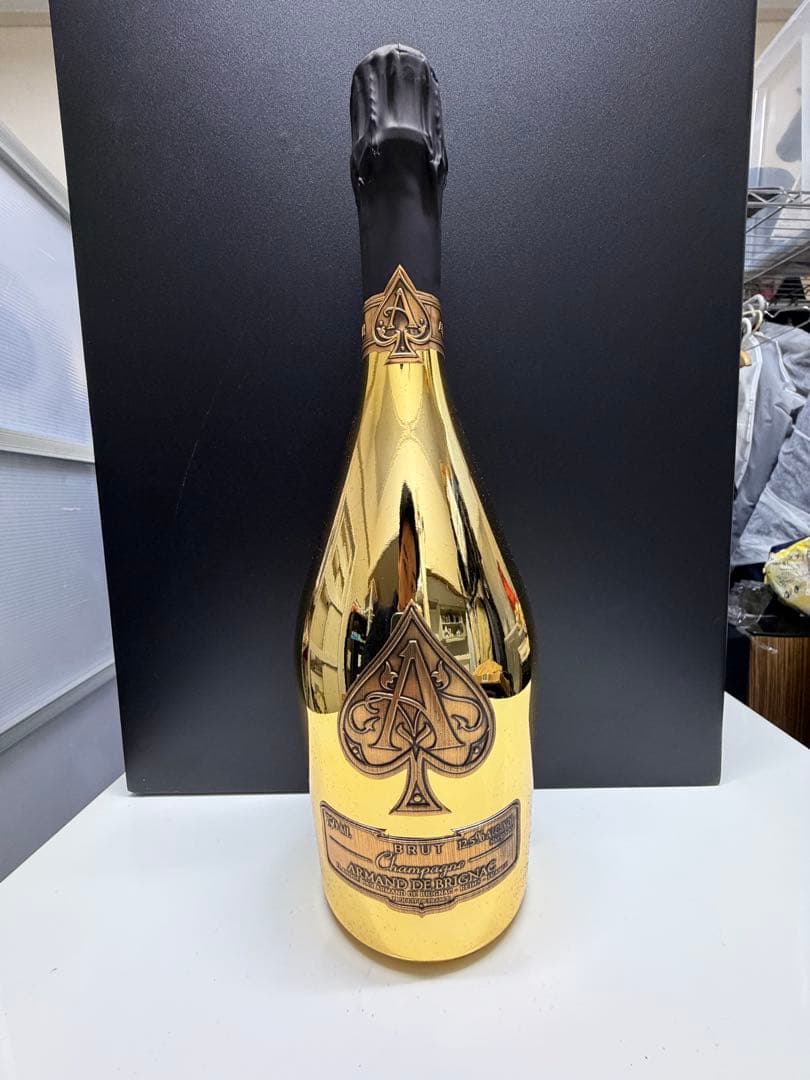 Armand de Brignac シャンパン ゴールド