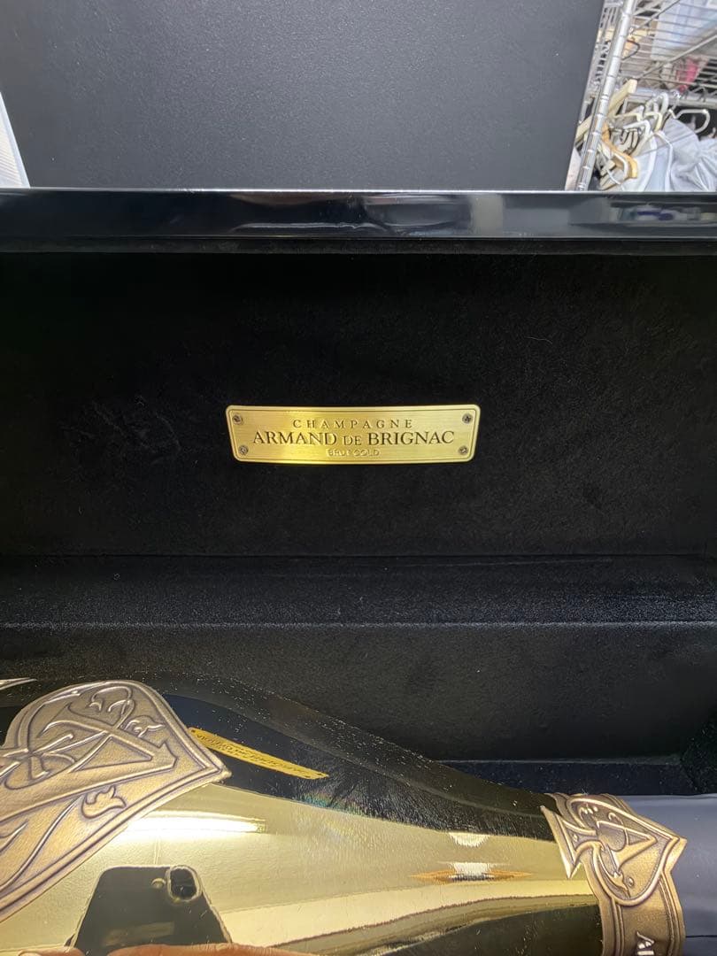 Armand de Brignac シャンパン ゴールド