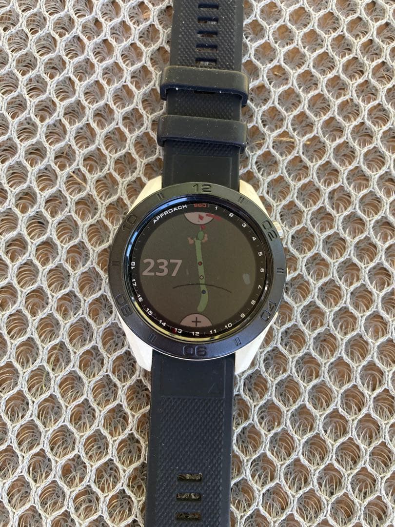 ガーミン　Approach® S60 White