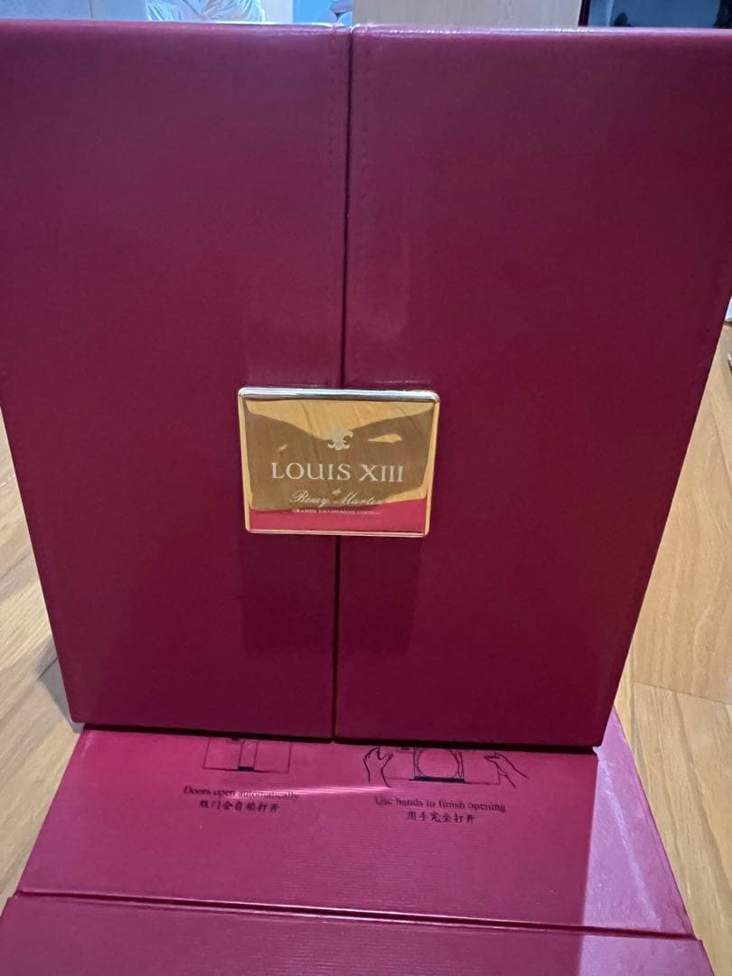 LOUIS XIII レミーマルタン　ルイ13世 観音開き、専用箱、外箱、冊子