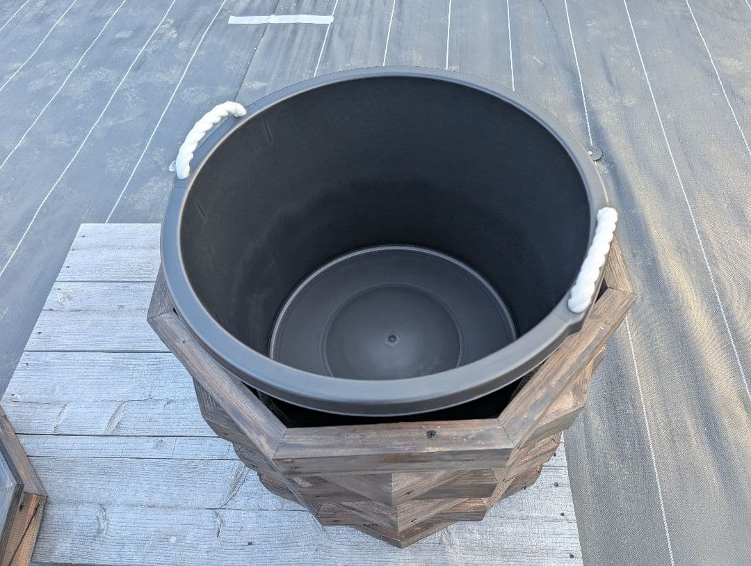 45㍑タイプ　ビオトープ　メダカ・金魚　飼育セット　木枠カバー　丸プラ容器付