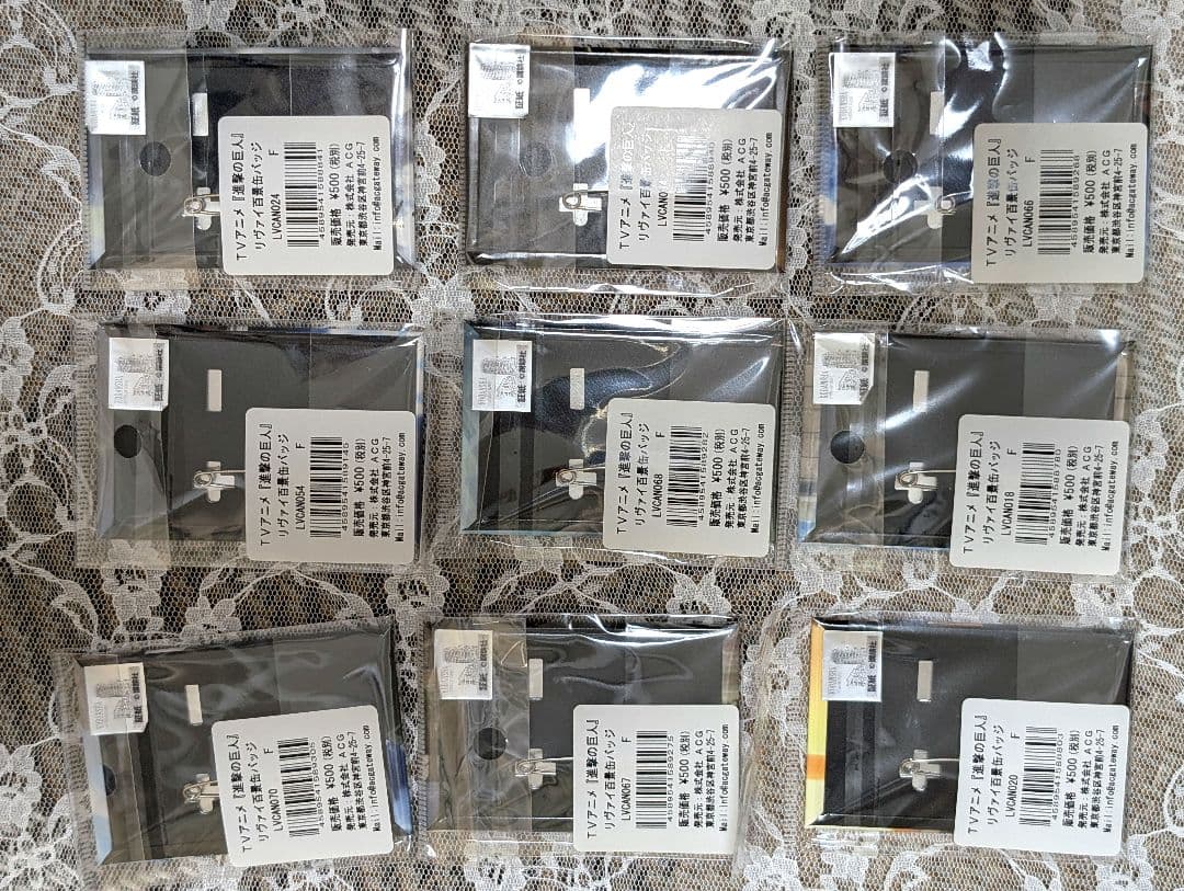 進撃の巨人 リヴァイ百景　缶バッジ46個セット＋おまけ2個