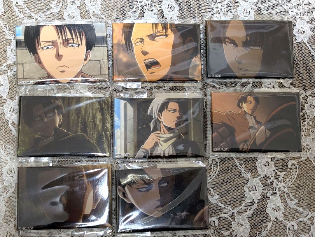 進撃の巨人 リヴァイ百景　缶バッジ46個セット＋おまけ2個