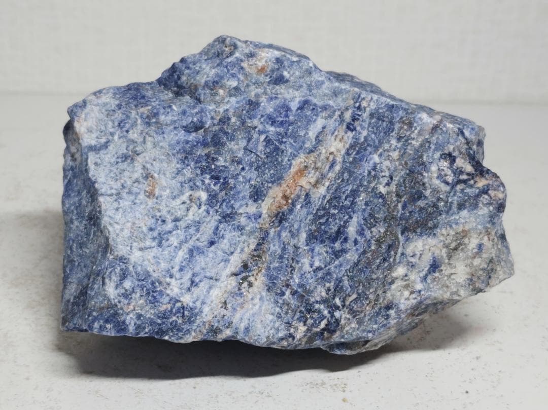 ソーダライト 1kg ラピスラズリ 原石 鑑賞石 自然石 鉱物 誕生石 水石