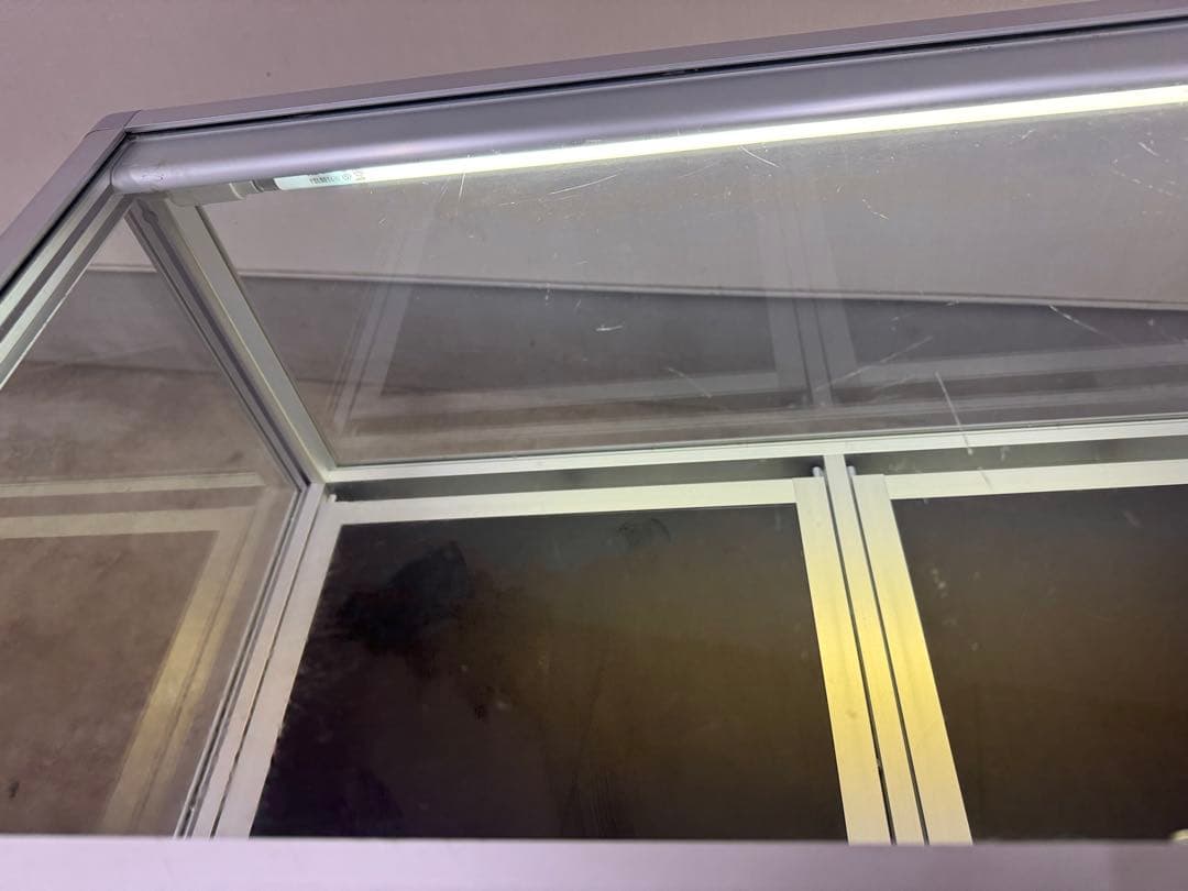 ショーケース ガラス ライト付き