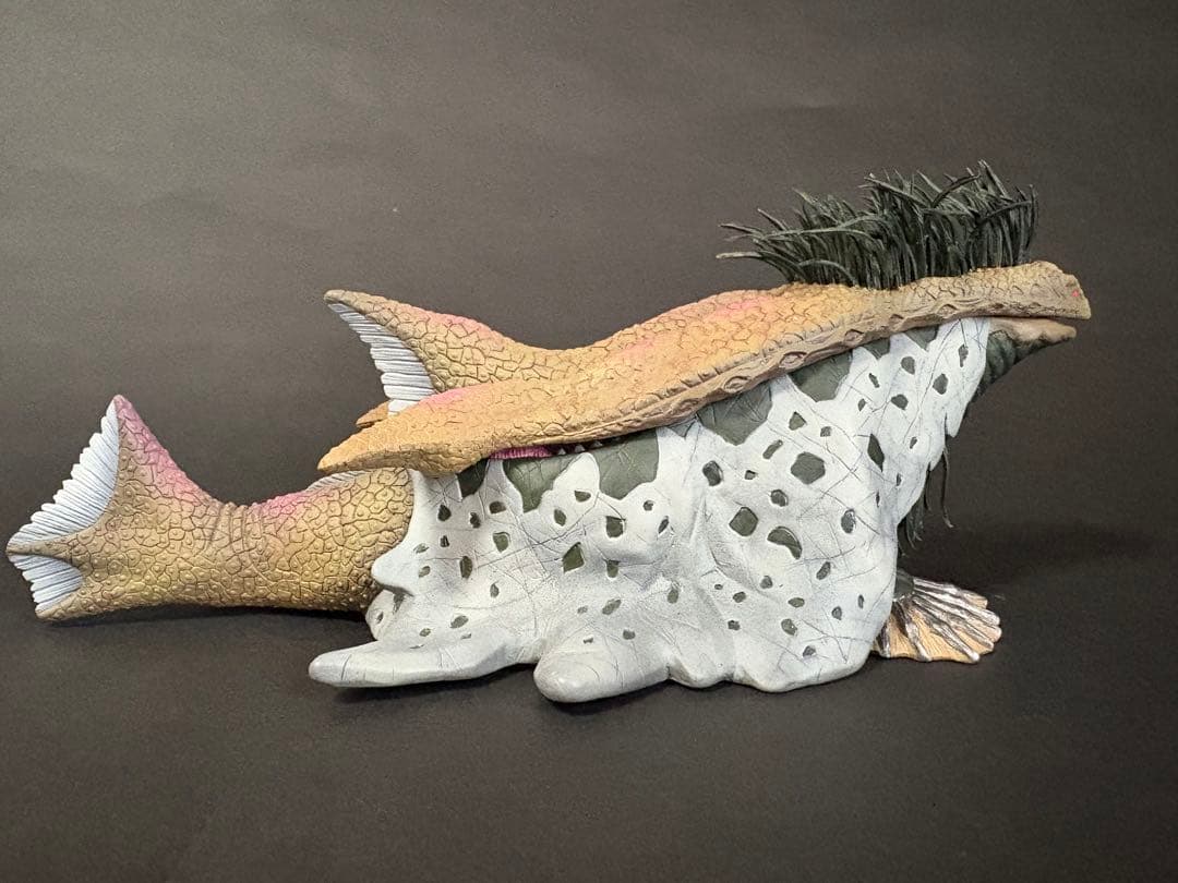 ご依頼品　巨大顎海獣スキューラ　ソフビ　改修　リペイント