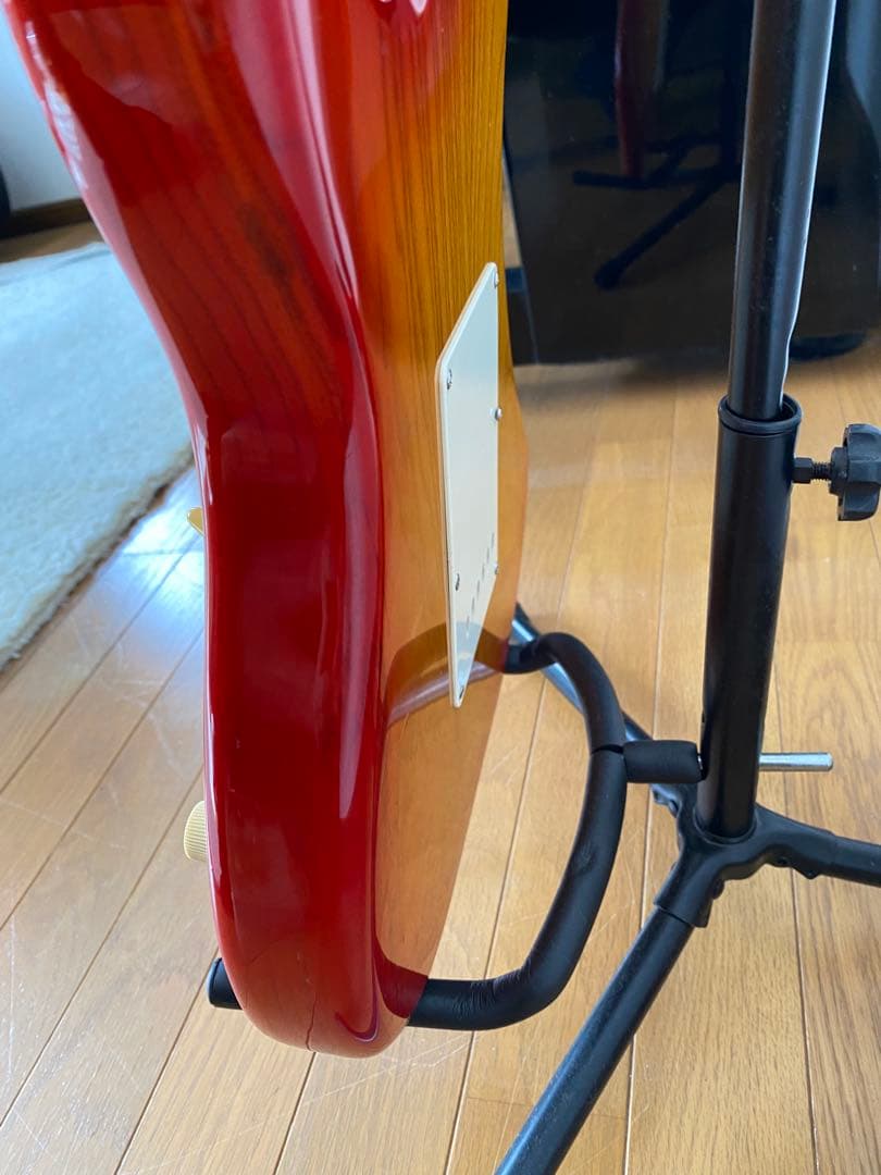 Fender USAneck、seymourduncan bodyストラット