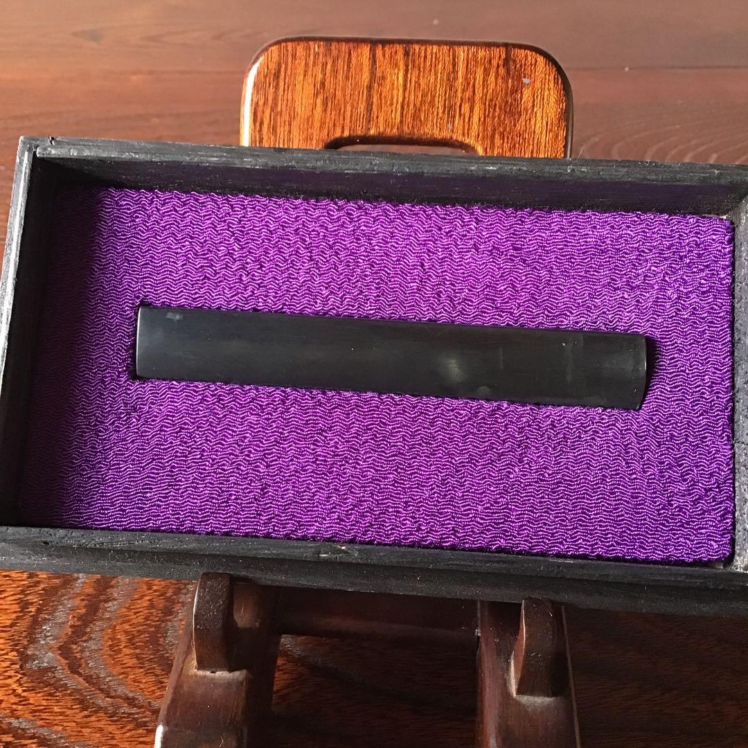 小柄　鼠に羽根箒図　加賀後藤