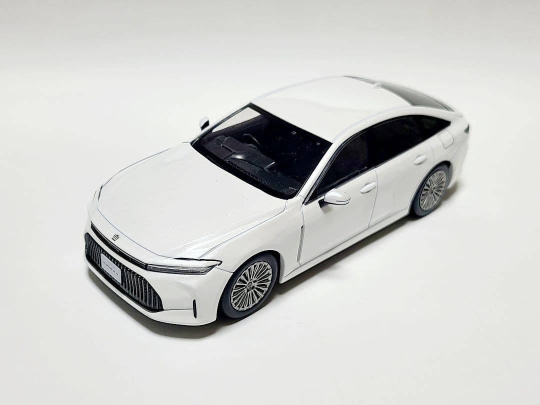 トヨタ クラウン セダン カラーサンプル