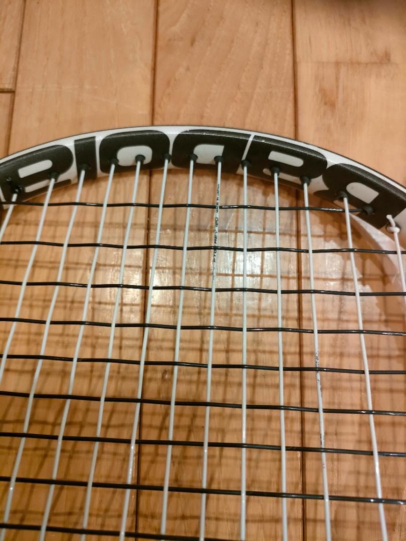 ガット張りたて ピュアストライク100 16✕20ガット2800円工賃2200円