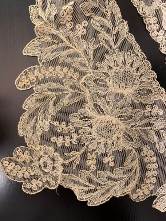 アンティークレース19世紀フランス製point de gaze fall cap