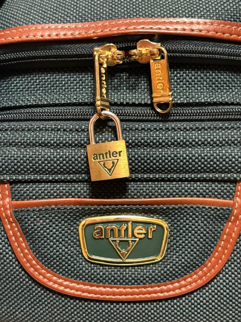 【antler】英国ブランド　アントラー　ボストンバッグ ショルダー　鍵付き