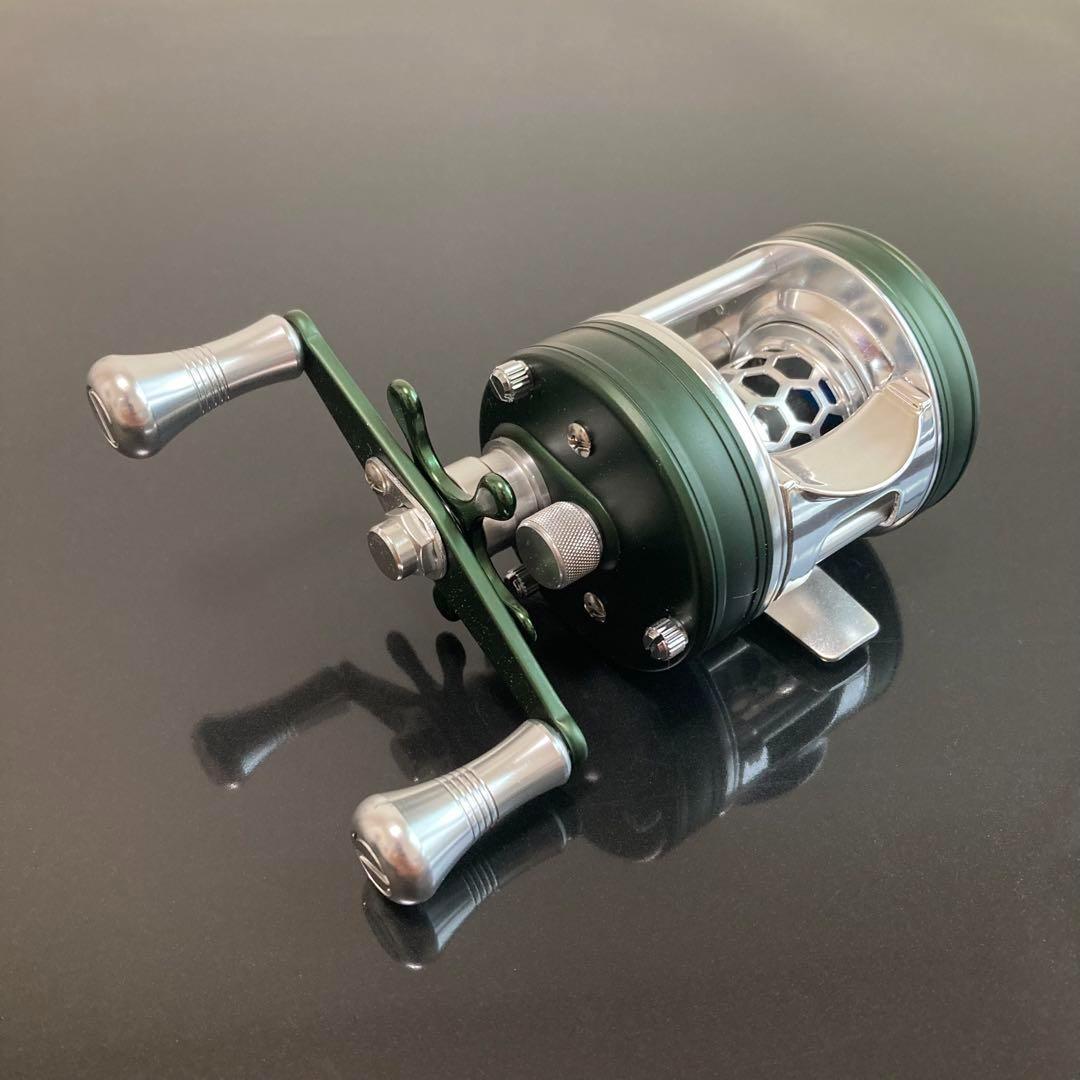 【新品】渓流ベイトリール 丸型リール トラウト用 シルバー／グリーン