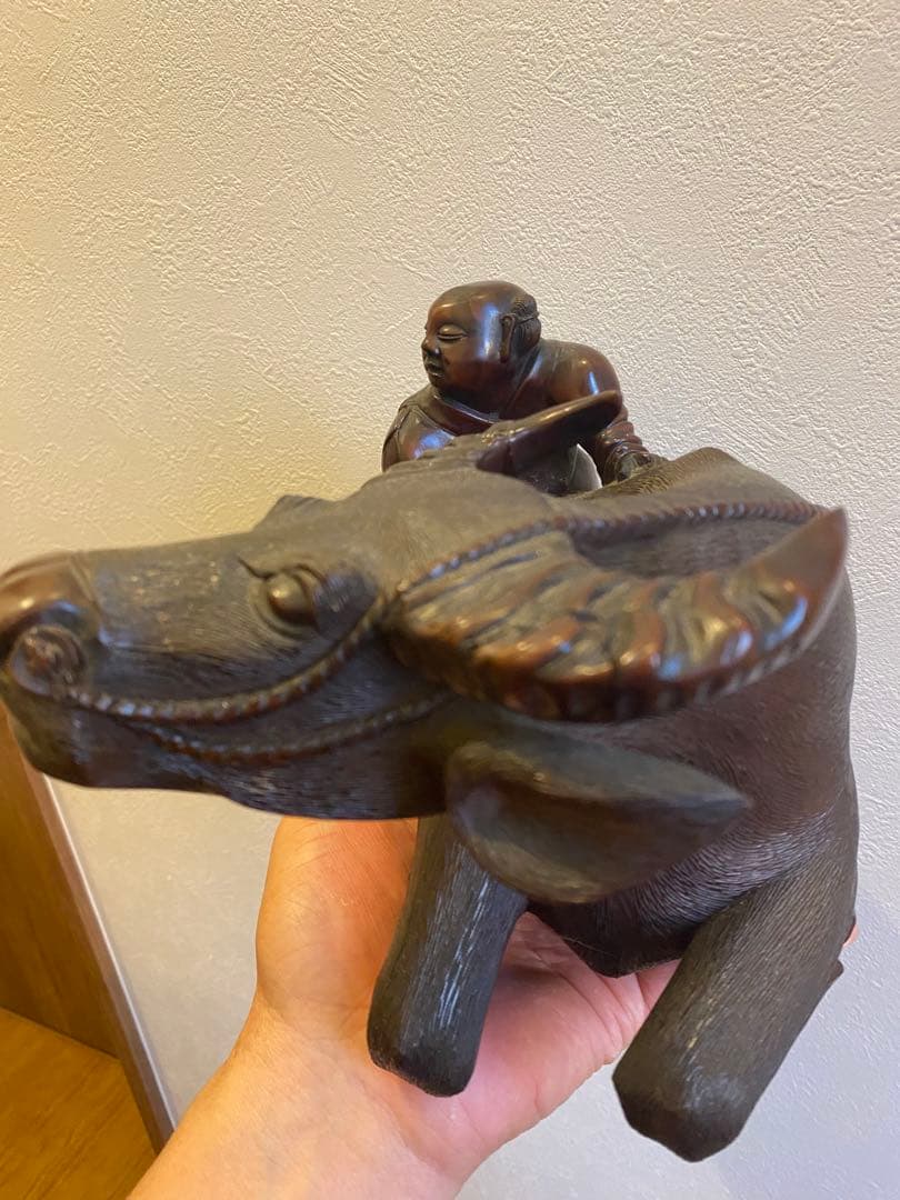 紫檀、彫刻水牛牧童像、サイズ長さ25cm重さ約1830g