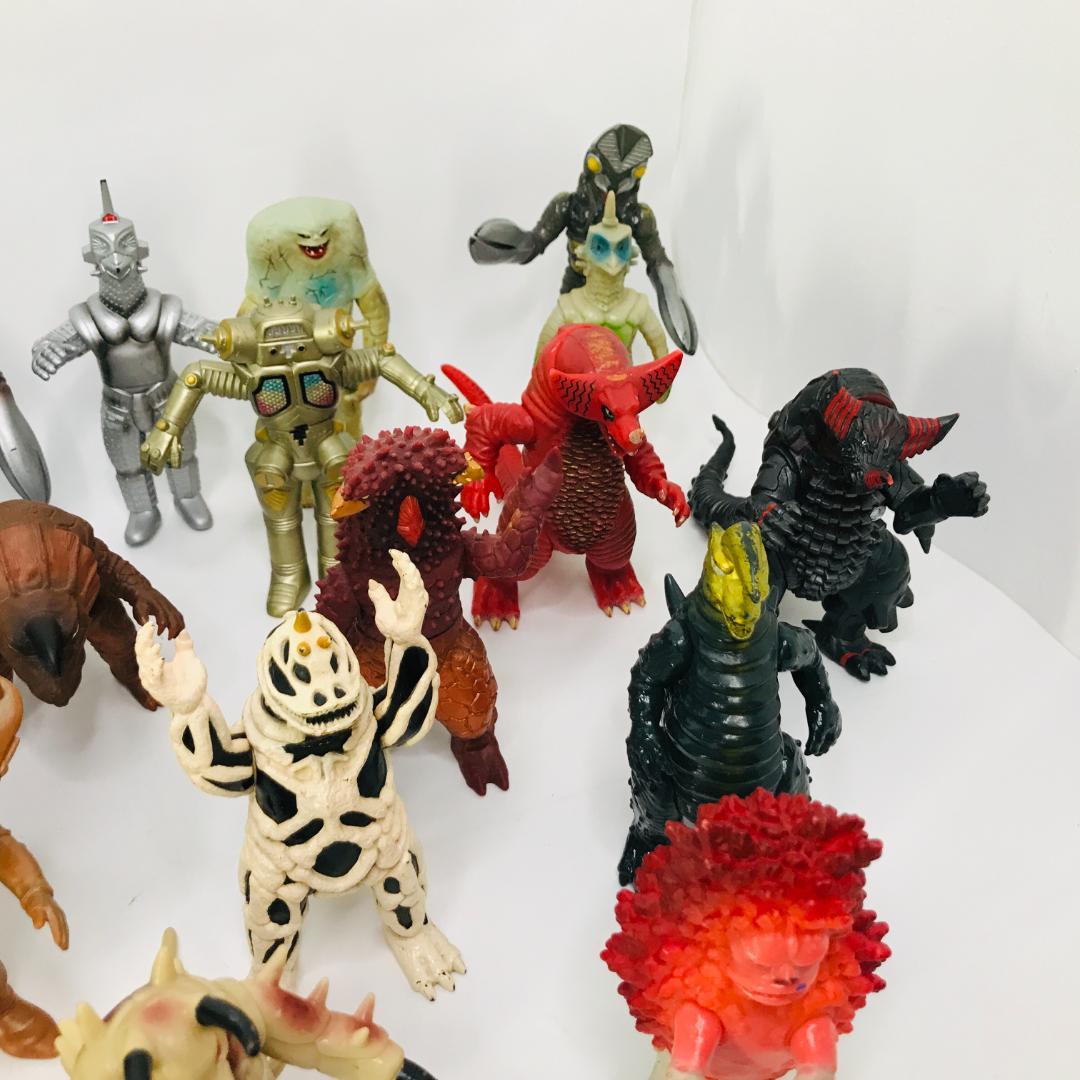 【匿名配送、送料無料】ウルトラ怪獣ソフビ　29体　ペスター　ウー　ゴモラ　他