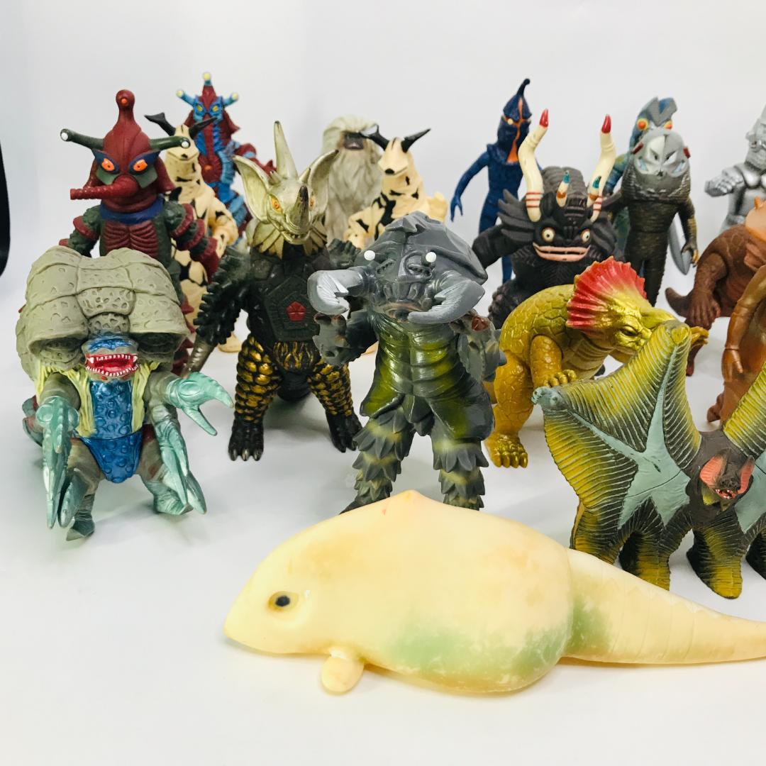 【匿名配送、送料無料】ウルトラ怪獣ソフビ　29体　ペスター　ウー　ゴモラ　他