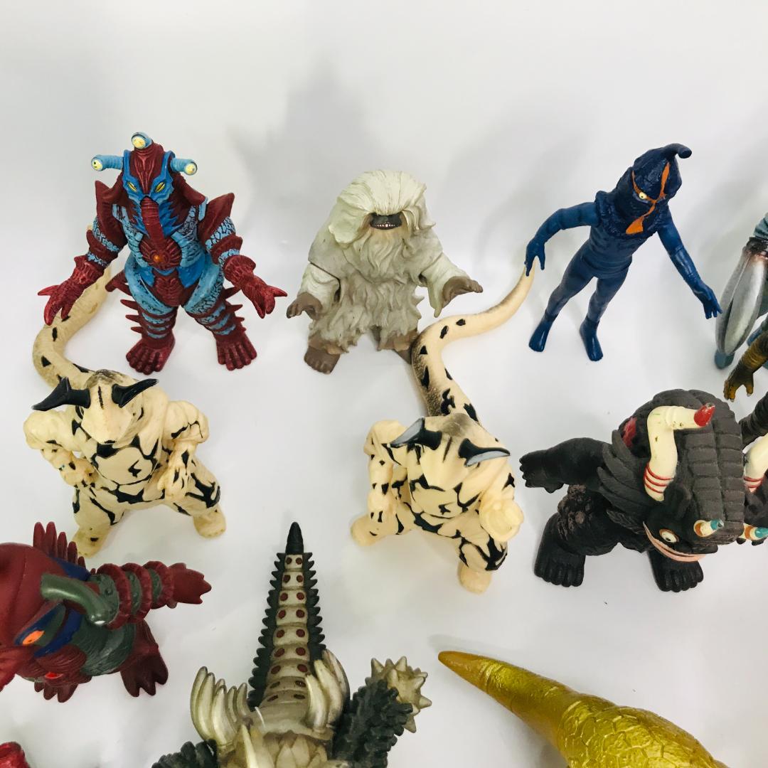 【匿名配送、送料無料】ウルトラ怪獣ソフビ　29体　ペスター　ウー　ゴモラ　他