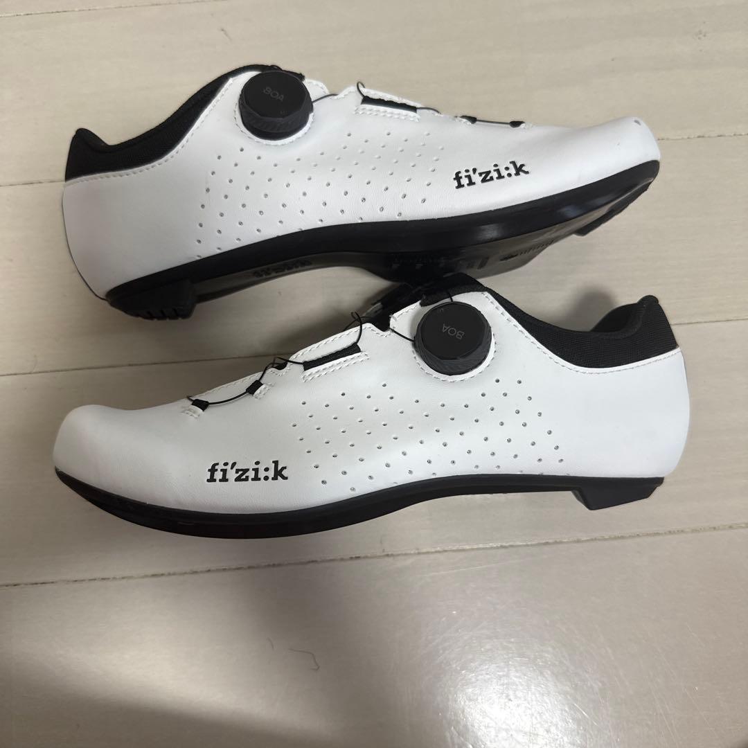 フィジークfizi:k VENTO OMN wide 40.5 白