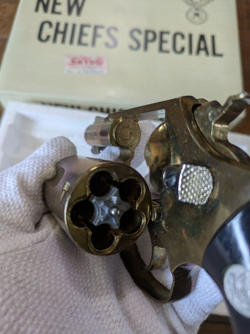 NEW CHIEFS SPECIAL リボルバー
