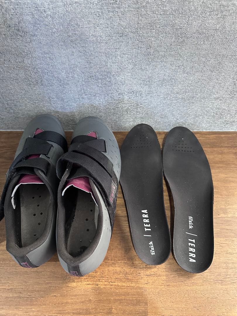 fi'zi:kのビンディングシューズ TERRA POWERSTRAP X4