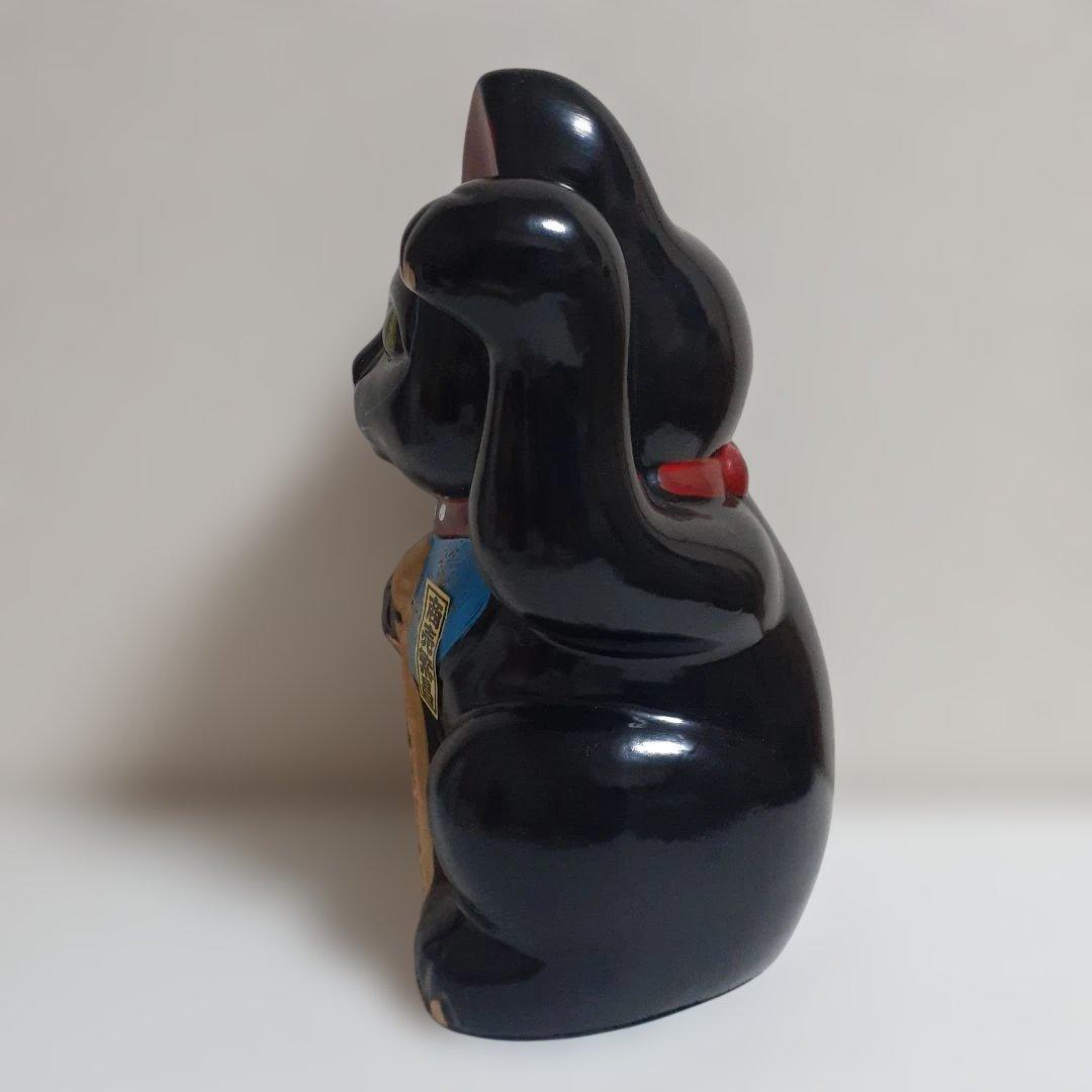 129　瀬戸焼　 黒色　8寸　招き猫　左手上げ　 陶器製　約25㎝　商売繁盛