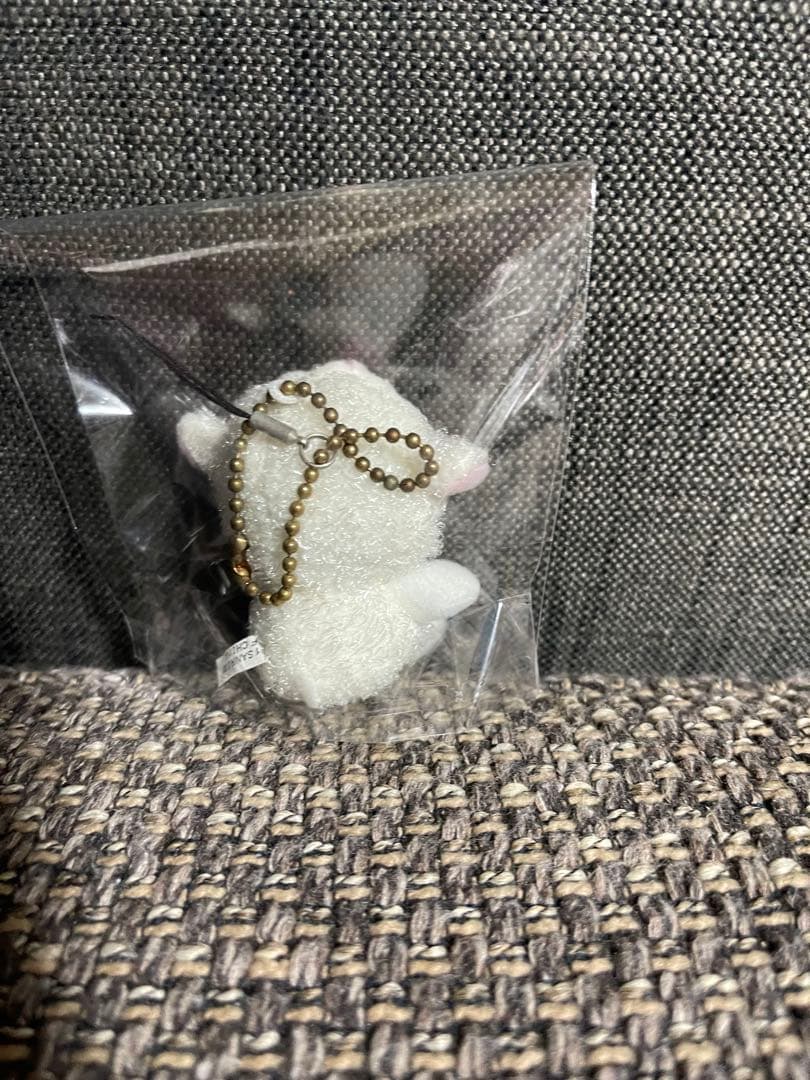 ハローキティ キーホルダー 羊デザイン 約8cmお値下げ中。