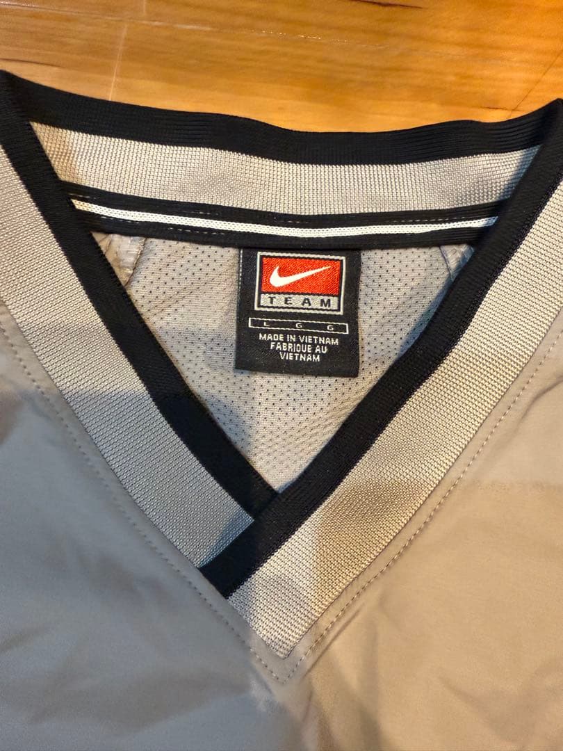 新品同様　サッカー　ナイキ　NIKEナイロン ピステ 上下セット　Lサイズ