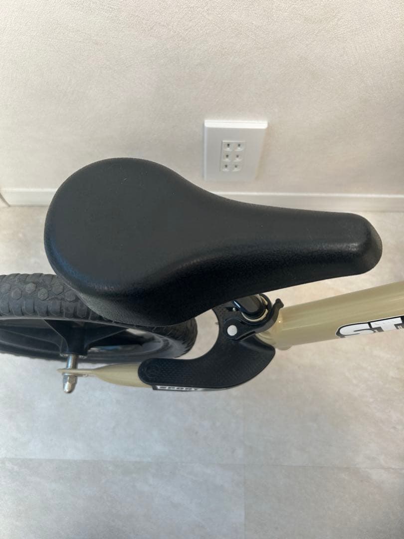 K価格　プロテクター付　STRIDER 限定カラー【サファリ】ストライダー