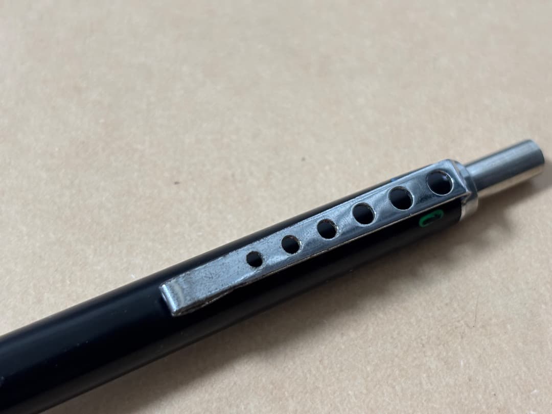 モンブラン　カレラ　4色ボールペン　振り子式