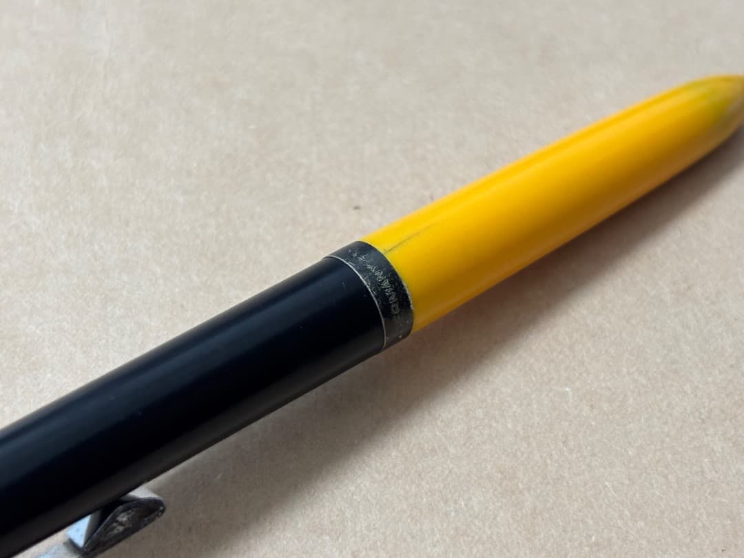 モンブラン　カレラ　4色ボールペン　振り子式