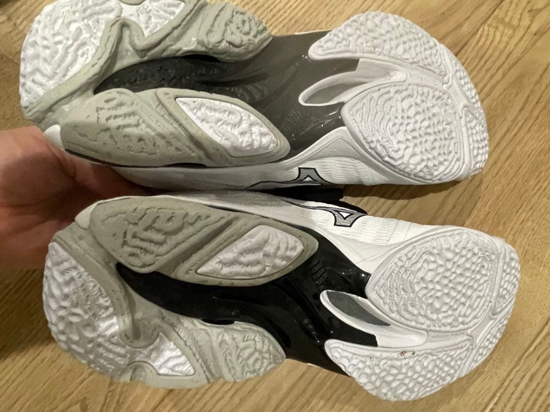 ミズノウェーブライトニングELITE 定価18700円（Z8リニューアル最新）