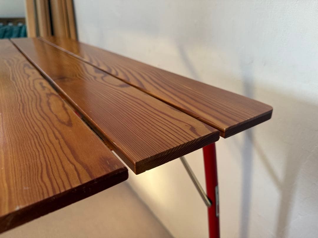 castelmerlino 2段階調整可能キャンプテーブル 赤