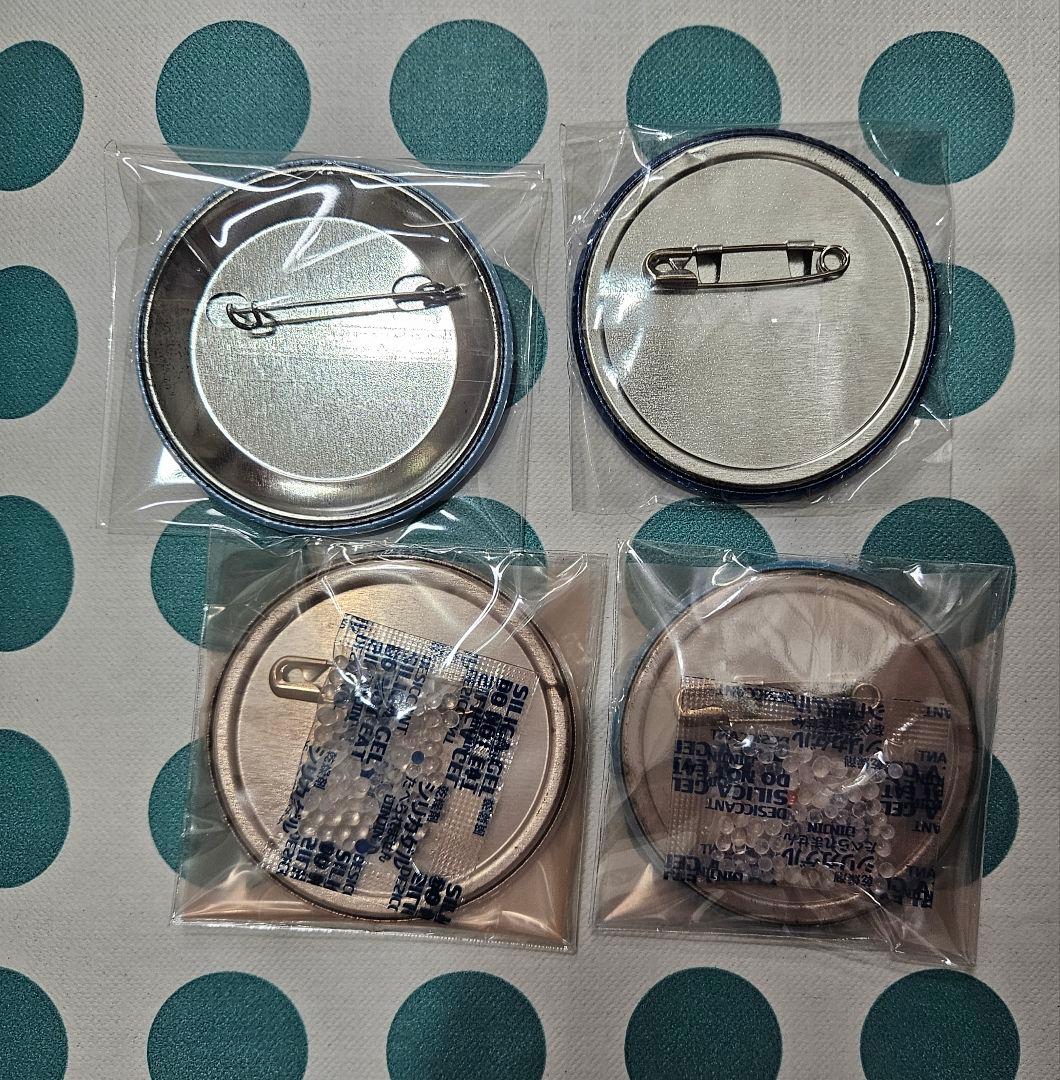 4点セット 初音ミク　マルイ　缶バッジ　KAITO 缶バッジ