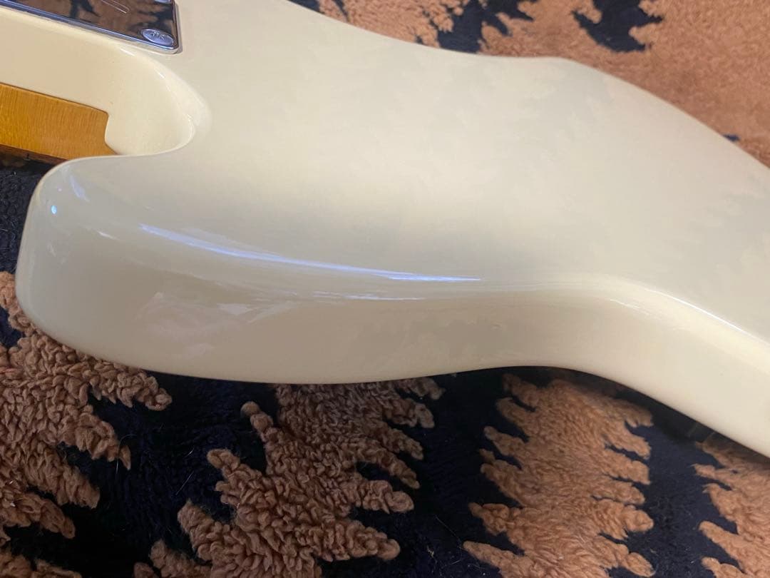 Fender Japan mustang アイボリー