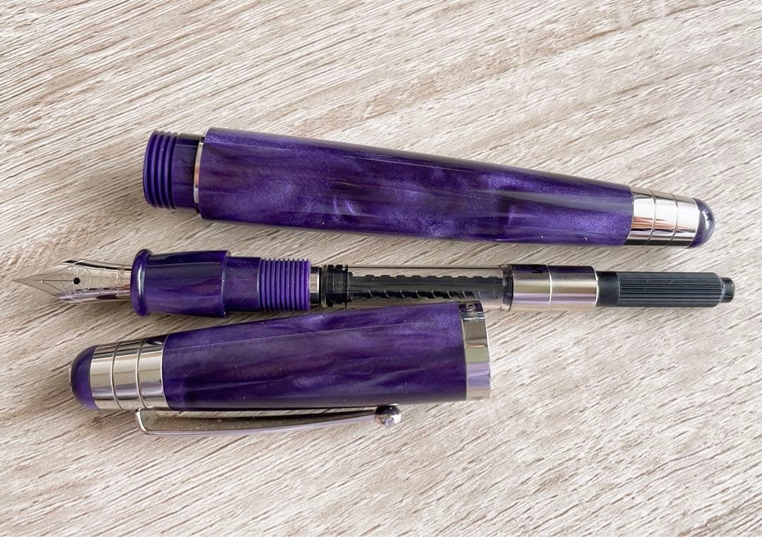 【箱付き美品】　シグナム　ノーバ　万年筆　パープル　18K