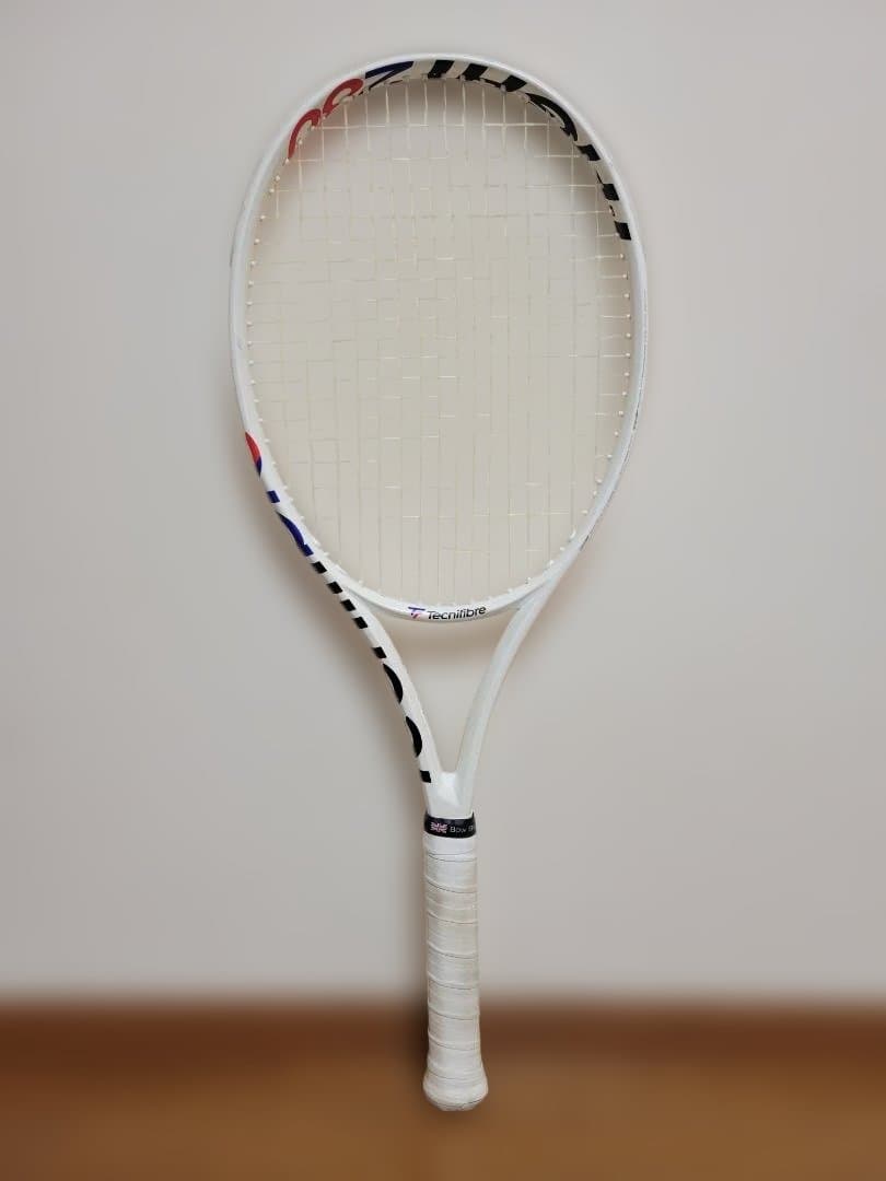 テクニファイバー硬式テニスラケット ホワイト