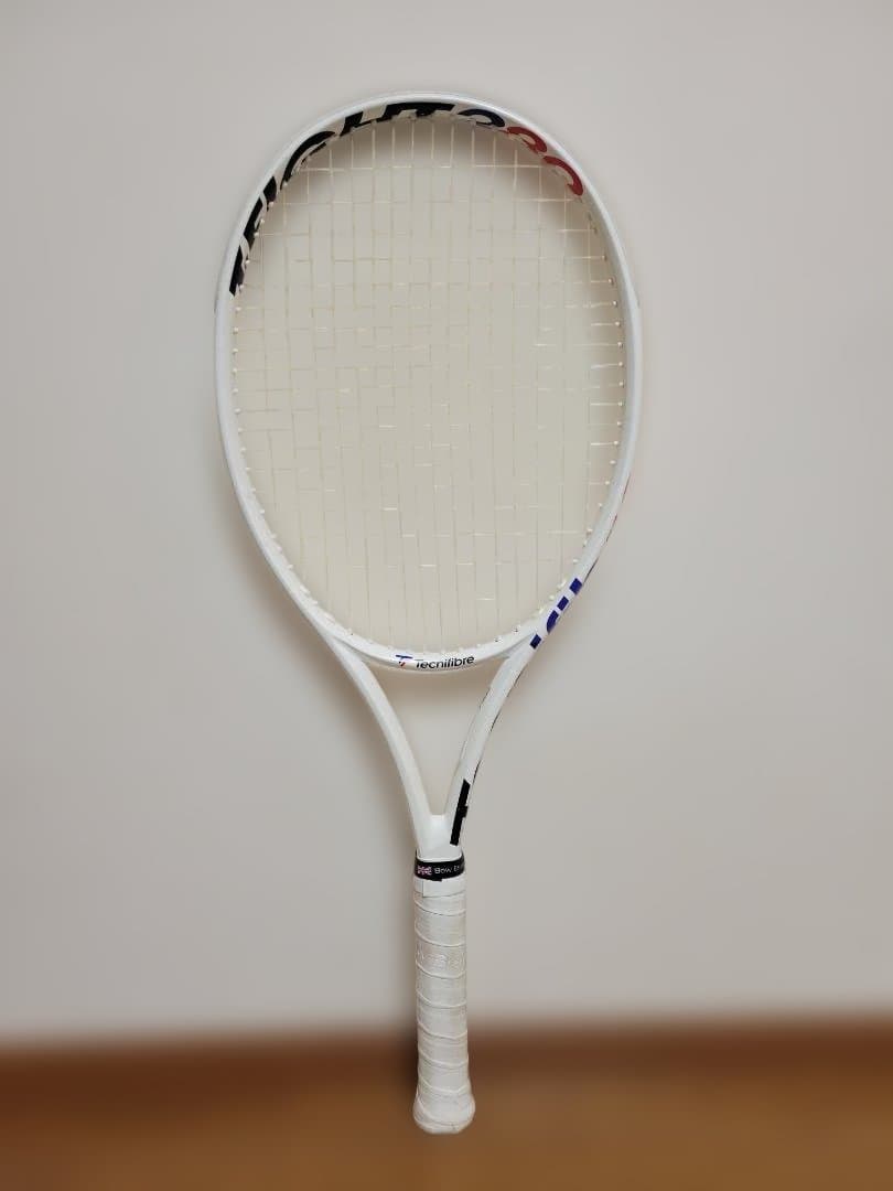 テクニファイバー硬式テニスラケット ホワイト