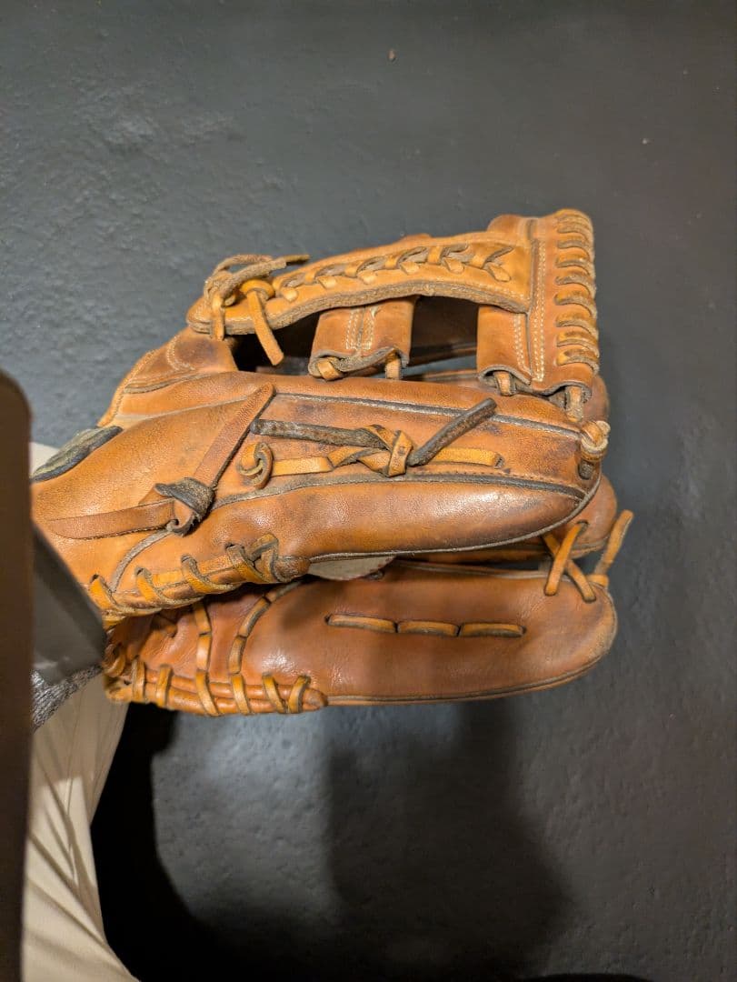 超sale!　硬式　軟式両用に購入　内野手グローブ 右 レザー　即戦力　コユニ