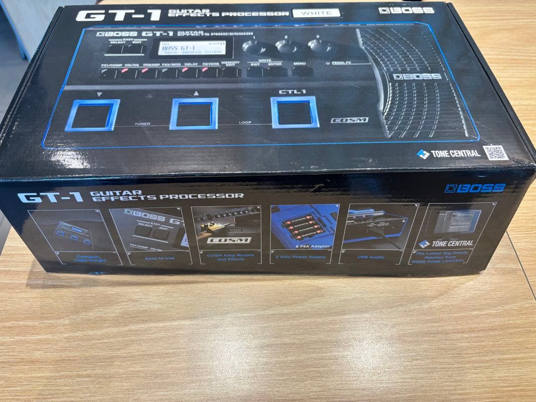 BOSS GT-1 ホワイト 限定カラー　ボス　マルチ•エフェクター