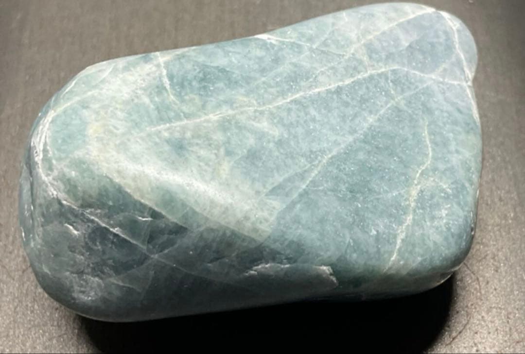 濃い水色　糸魚川翡翠66g ヒスイ　ひすい