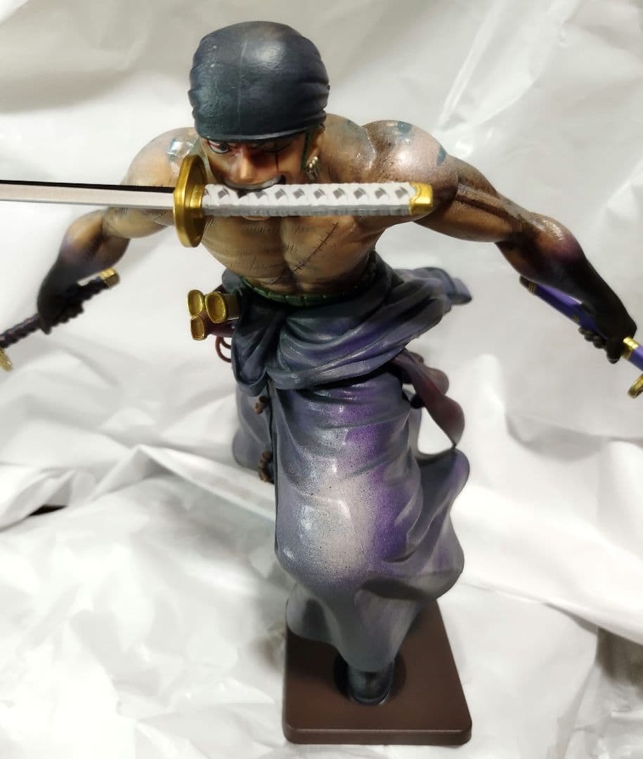 ONEPIECE　ワンピース　ゾロ　リペイント　フィギュア