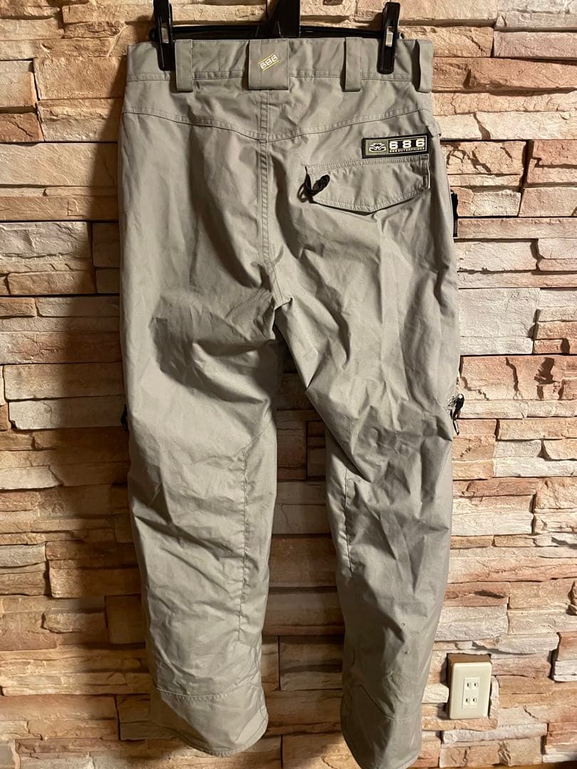 686 シックスエイトシックス　スノーボードウェア スキーウェア