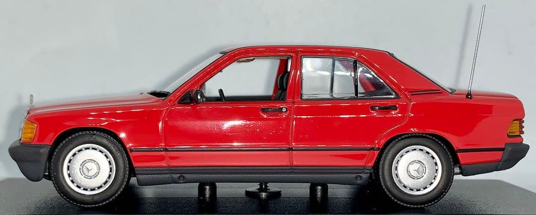 ミニチャンプス メルセデス・ベンツ 190E 1964 1/43 W201