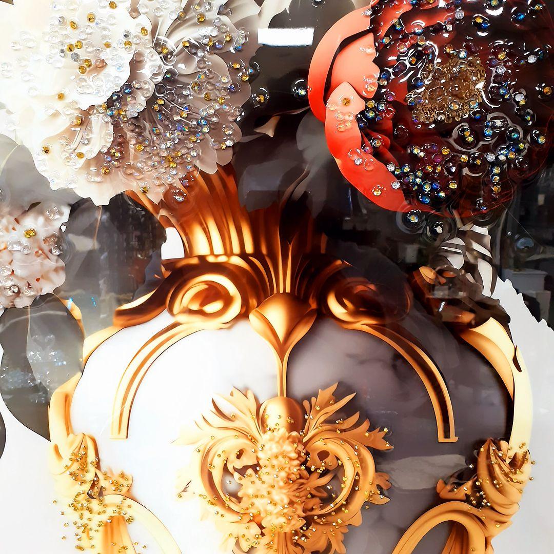 輸入雑貨　『赤い薔薇とロゼッタ』　天然水晶石　クリスタルアート　ゴールドフレーム