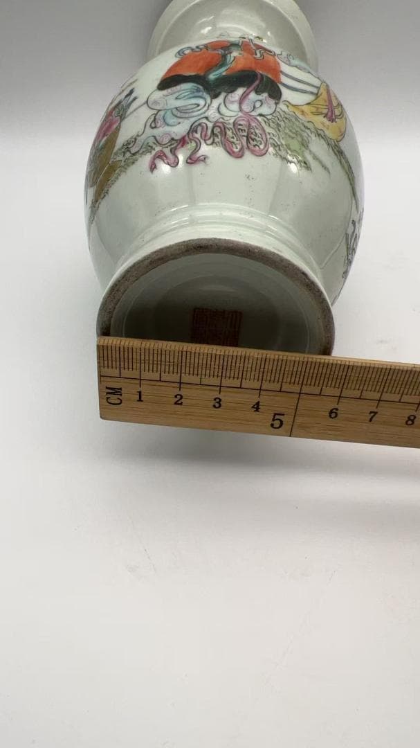 清嘉慶時代 【大清嘉慶年製】在銘 粉彩人物物語文盤口瓶 景徳鎮　花瓶 (Y-5)