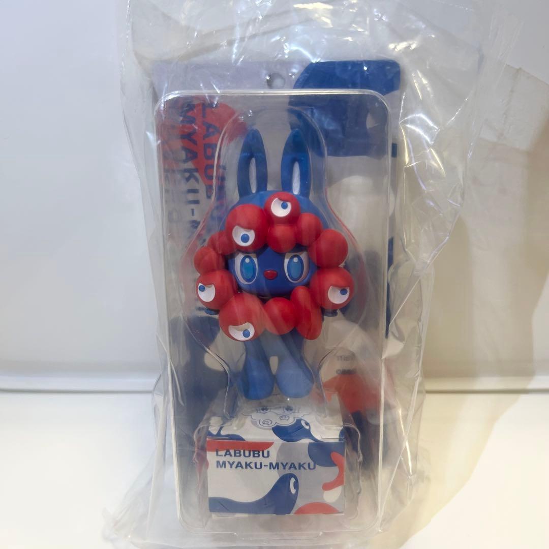 LABUBU MYAKU-MYAKUストラップ付フィギュア　ラブブ　ミャクミャク